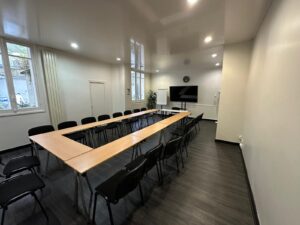 Salle bleue - en "U"