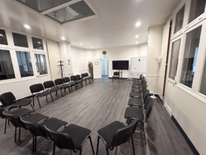 salle rouge disposition en cercle