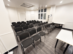 salle rouge disposition en conférence